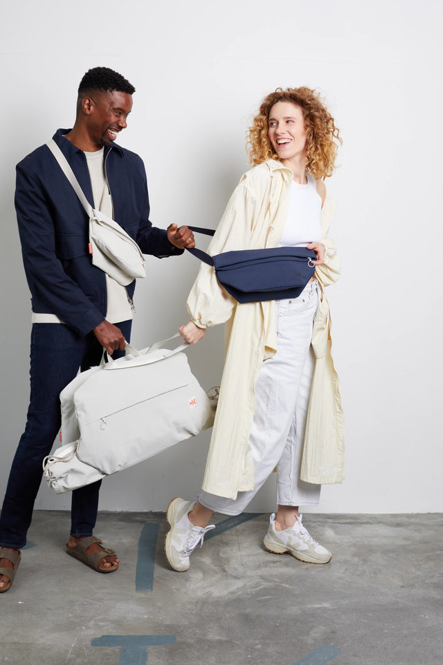 TAAVI - SLING BAG- BLUEISH BLACK