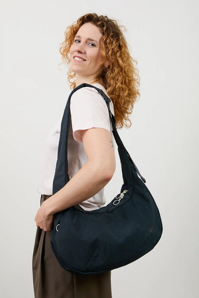 ONNI - MOON BAG - BLUEISH BLACK