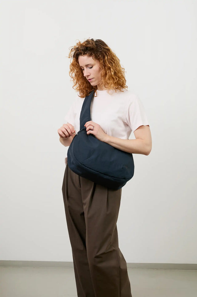 ONNI - MOON BAG - BLUEISH BLACK
