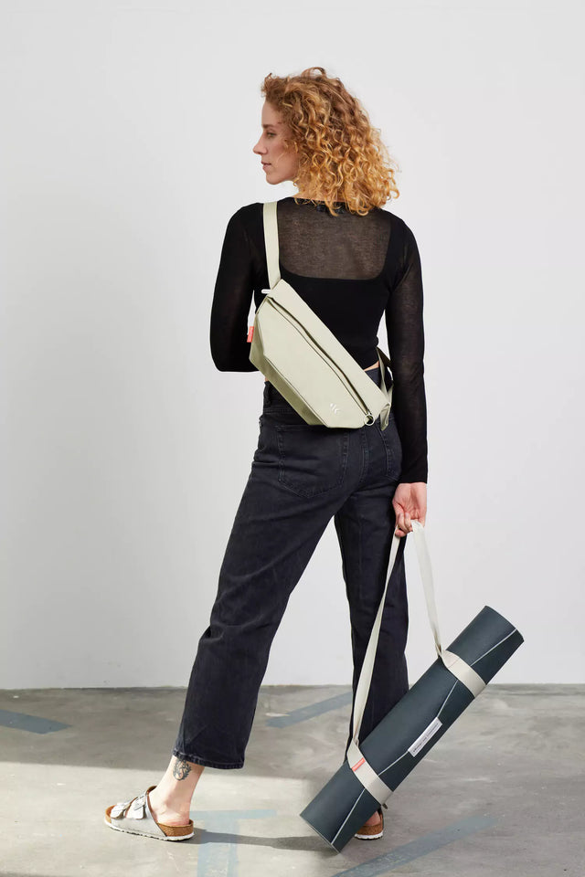 TAAVI - SLING BAG - PALE OLIVE