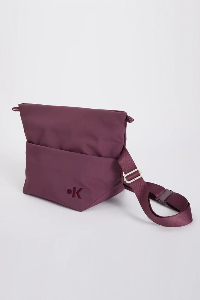 TAAVI - SLING BAG - PLUM