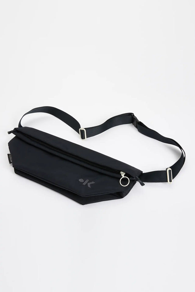 TAAVI - SLING BAG - RAVEN